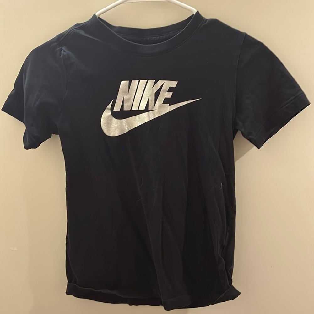 Black Nike t-shirt with silver logo on front